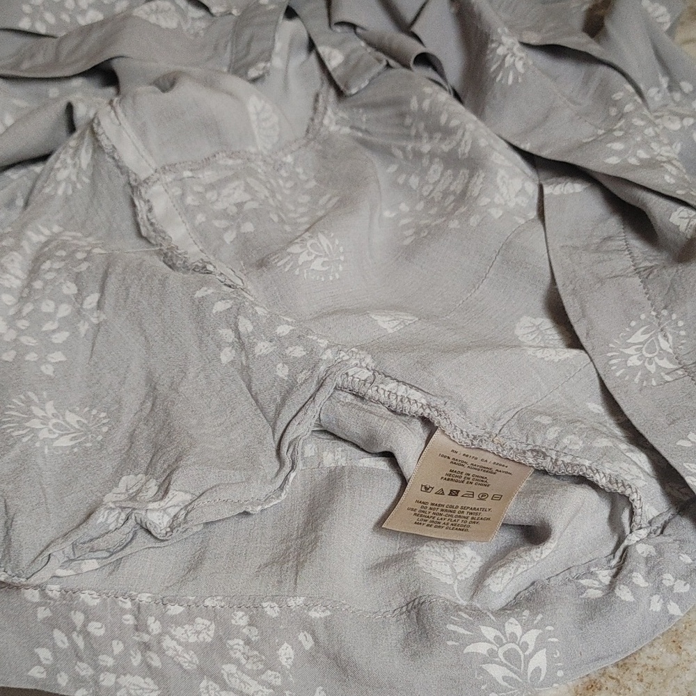 Anthropologie Holding Horses Gray & White Rayon Tunic Top w Pockets S - Picture 8 of 11